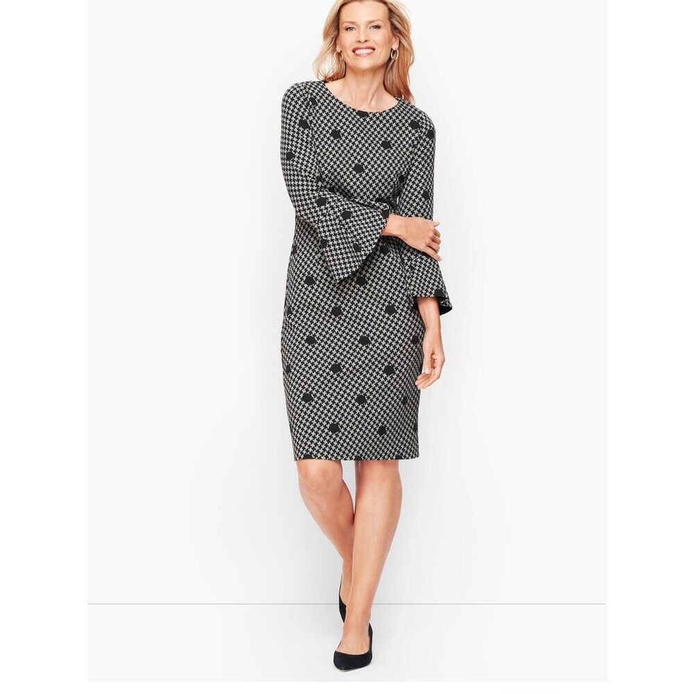 0049 Talbots Petite Houndstooth Knit Skirt - Black & Light Gray